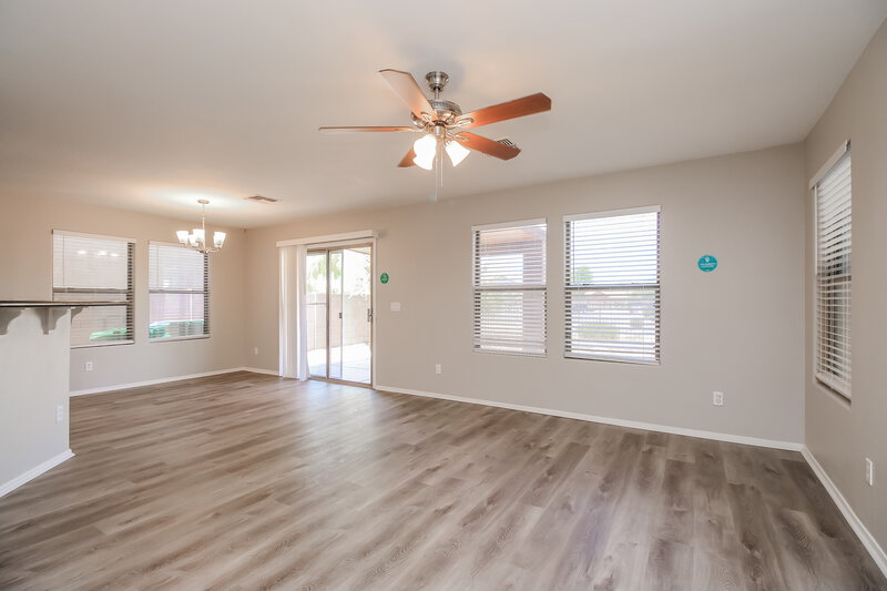 1,915/Mo, 40320 W Peggy Ct Maricopa, AZ 85138 Living Room View 3