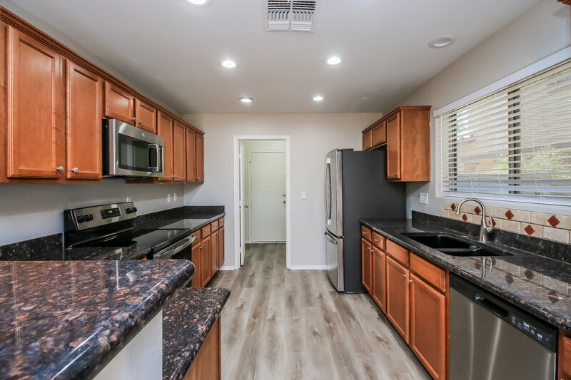 1,915/Mo, 40320 W Peggy Ct Maricopa, AZ 85138 Kitchen View
