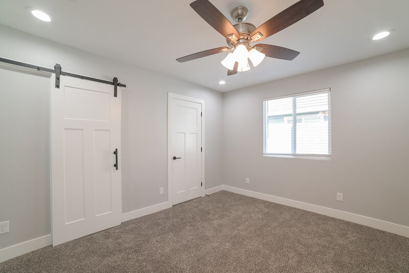 2,120/Mo, 4734 S 38th Ln Phoenix, AZ 85041 Main Bedroom View