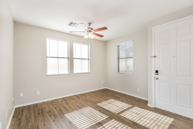 2,085/Mo, 451 S Hawes Rd UNIT 20 Mesa, AZ 85208 Living Room View