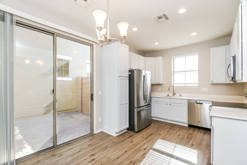 2,085/Mo, 451 S Hawes Rd UNIT 20 Mesa, AZ 85208 Dining Room View