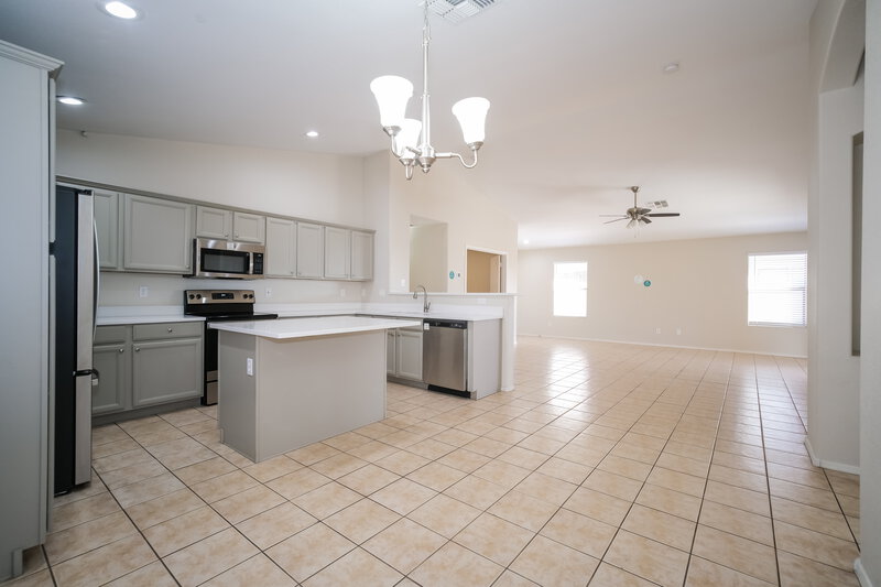 2,270/Mo, 806 S 122nd Ln Avondale, AZ 85323 Dining Room View