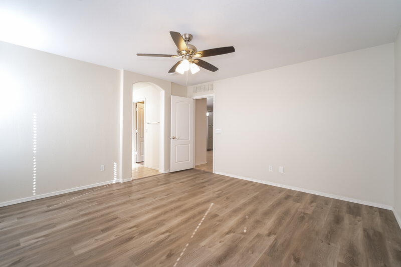2,270/Mo, 806 S 122nd Ln Avondale, AZ 85323 Main Bedroom View