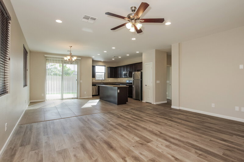 2,290/Mo, 12103 W Hide Trl Peoria, AZ 85383 Living Room View