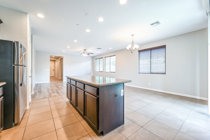 2,195/Mo, 12103 W Hide Trl Peoria, AZ 85383 Kitchen View 2