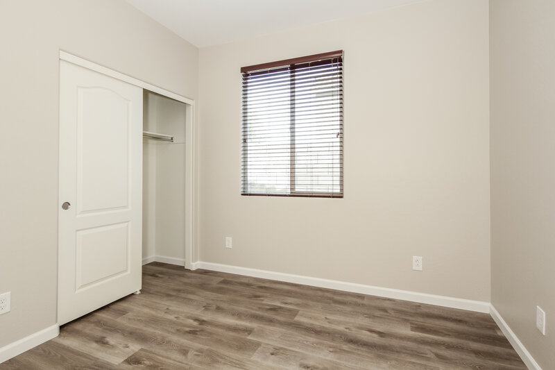 2,290/Mo, 12103 W Hide Trl Peoria, AZ 85383 Bedroom View 3
