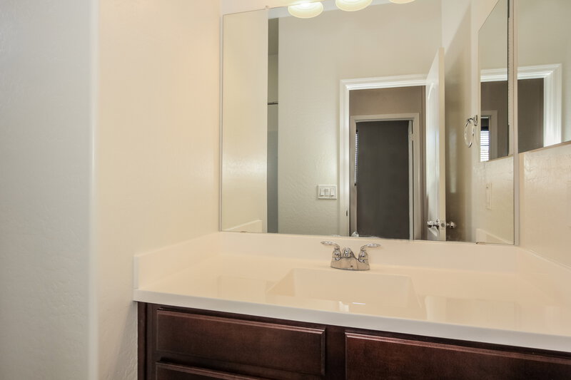 2,290/Mo, 12103 W Hide Trl Peoria, AZ 85383 Bathroom View