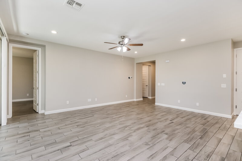 2,525/Mo, 9909 E Kinetic Dr Mesa, AZ 85212 Living Room View 3