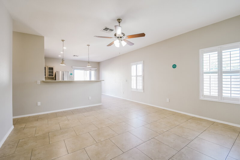 2,100/Mo, 3102 W Lucia Dr Phoenix, AZ 85083 Family Room View