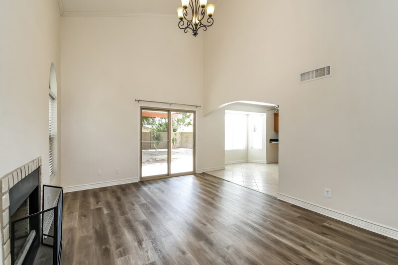 2,095/Mo, 4019 E Contessa St Mesa, AZ 85205 Living Room View 2