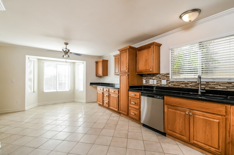 2,095/Mo, 4019 E Contessa St Mesa, AZ 85205 Kitchen View 2