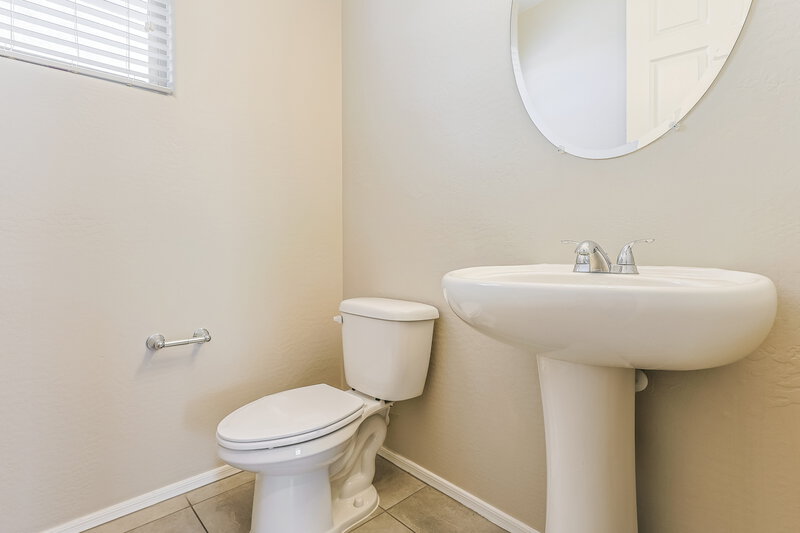 2,320/Mo, 7901 E Boise St Mesa, AZ 85207 Bathroom View