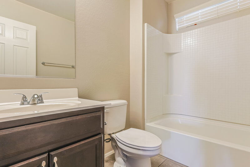 2,320/Mo, 7901 E Boise St Mesa, AZ 85207 Bathroom View 2