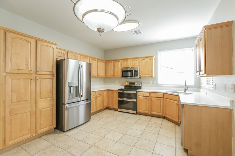 2,410/Mo, 113 E Windsong Dr Phoenix, AZ 85048 Kitchen View