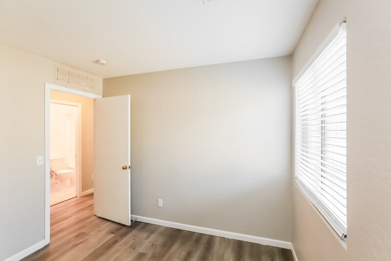 2,410/Mo, 6617 S 31st Dr Phoenix, AZ 85041 Bedroom View 2