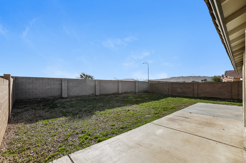 2,410/Mo, 6617 S 31st Dr Phoenix, AZ 85041 Rear View 2
