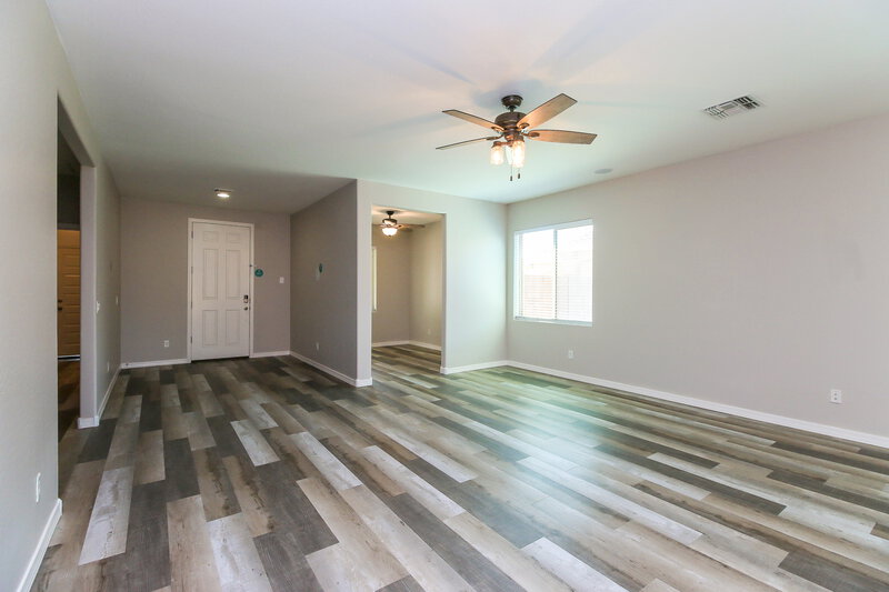 2,405/Mo, 878 W Ayrshire Trl San Tan Valley, AZ 85143 Living Room View 2