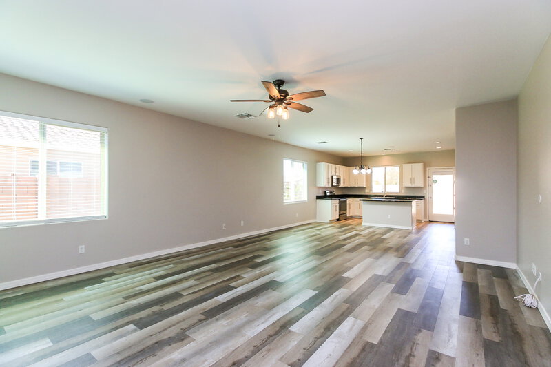 2,405/Mo, 878 W Ayrshire Trl San Tan Valley, AZ 85143 Living Room View 3