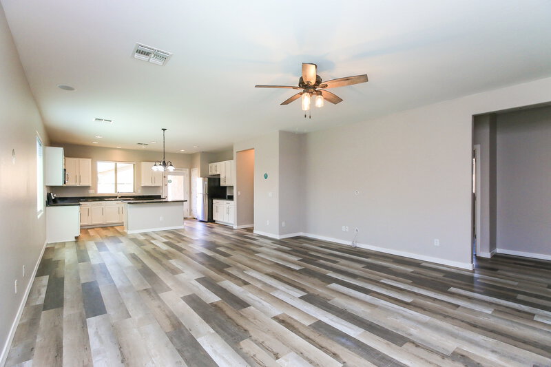 2,405/Mo, 878 W Ayrshire Trl San Tan Valley, AZ 85143 Living Room View 4