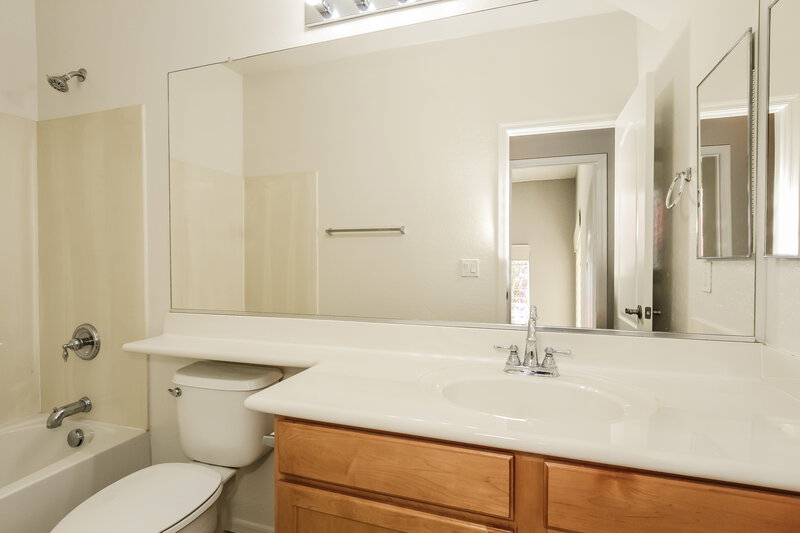 2,535/Mo, 4351 E Milky Way Gilbert, AZ 85295 Bathroom View