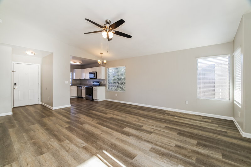 2,300/Mo, 741 S Monte Vista St Chandler, AZ 85225 Living Room View 2