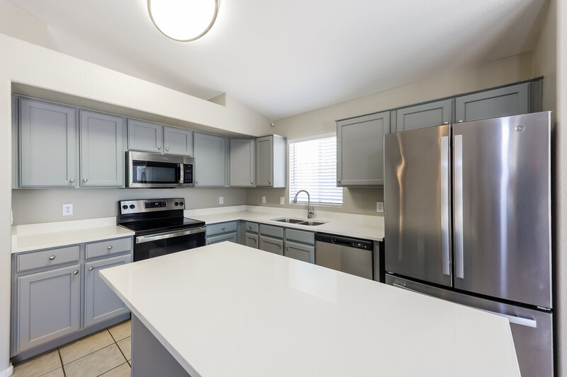 2,350/Mo, 9847 W Irma Ln Peoria, AZ 85382 Kitchen View