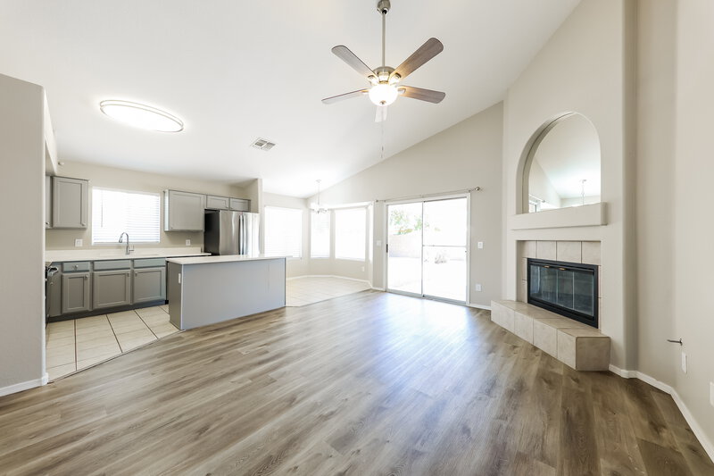 2,350/Mo, 9847 W Irma Ln Peoria, AZ 85382 Family Room View 2
