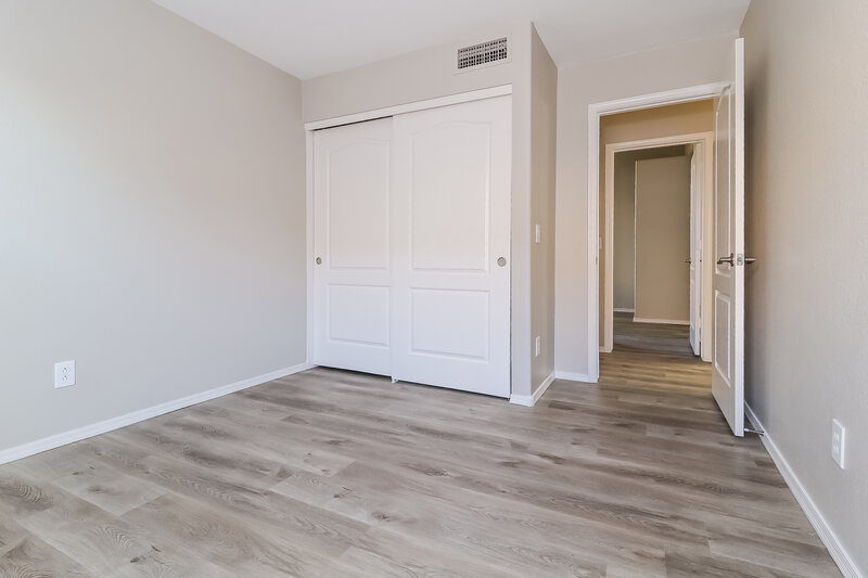 2,270/Mo, 9847 W Irma Ln Peoria, AZ 85382 Bedroom View 3