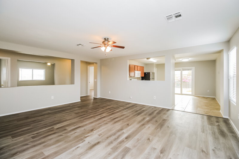 2,140/Mo, 11213 E Quarry Ave Mesa, AZ 85212 Living Room View 2