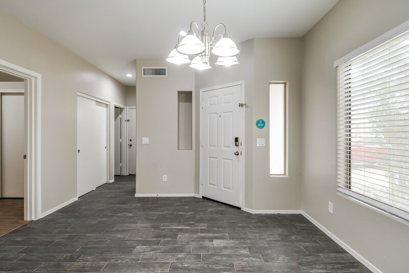 2,585/Mo, 1750 W Union Hills Dr Unit 81 Phoenix, AZ 85027 Dining Room View 2