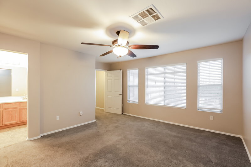 2,135/Mo, 7005 S 40th Ln Phoenix, AZ 85041 Main Bedroom View