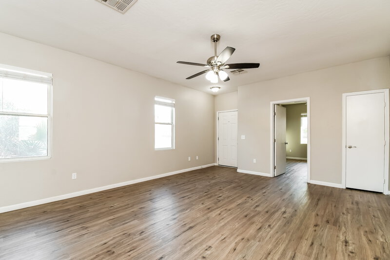 2,195/Mo, 3974 E Latham Way Gilbert, AZ 85297 Living Room View 2