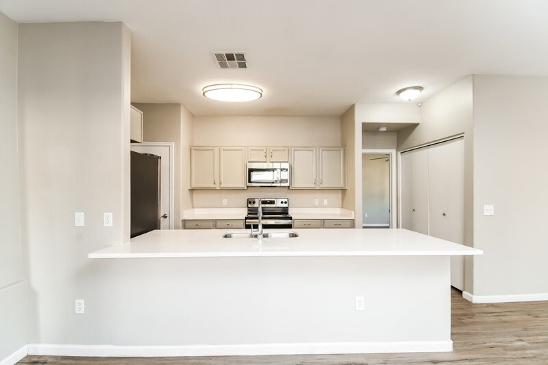 2,195/Mo, 3974 E Latham Way Gilbert, AZ 85297 Kitchen View