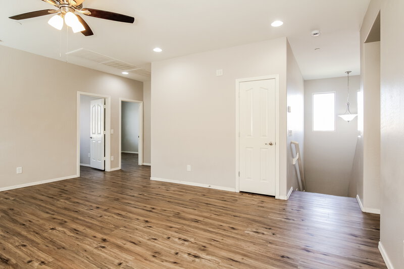 2,215/Mo, 9194 W Meadow Dr Peoria, AZ 85382 Loft View