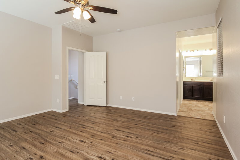 2,215/Mo, 9194 W Meadow Dr Peoria, AZ 85382 Primary Bedroom View 2