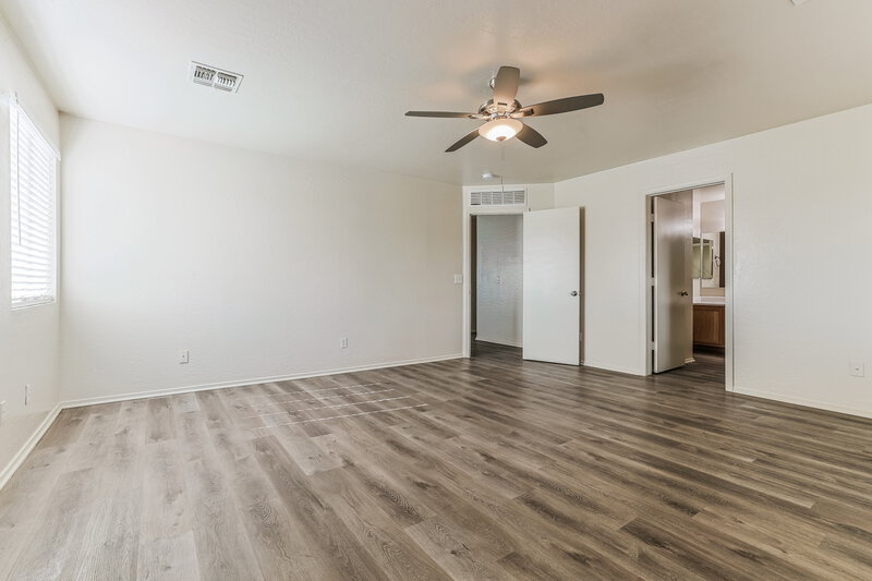 3,150/Mo, 7402 S 29th Ln Phoenix, AZ 85041 Main Bedroom View 2