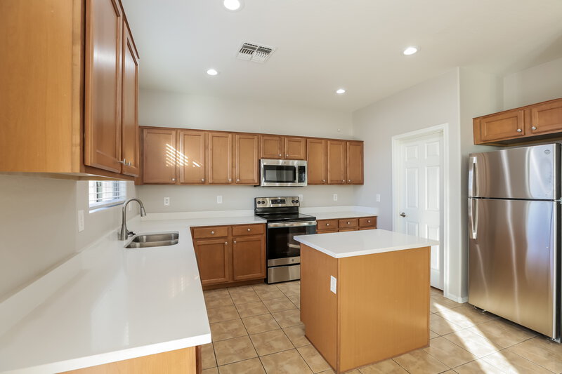 2,460/Mo, 7035 W St Charles Ave Laveen, AZ 85339 Kitchen View