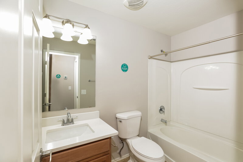 2,460/Mo, 7035 W St Charles Ave Laveen, AZ 85339 Bathroom View