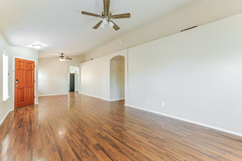 2,370/Mo, 91 N Soho Pl Chandler, AZ 85225 Living Room View 2