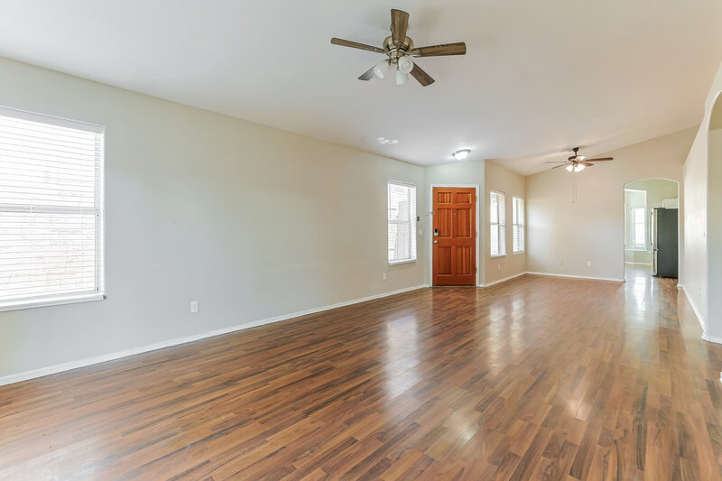 2,370/Mo, 91 N Soho Pl Chandler, AZ 85225 Living Room View 3