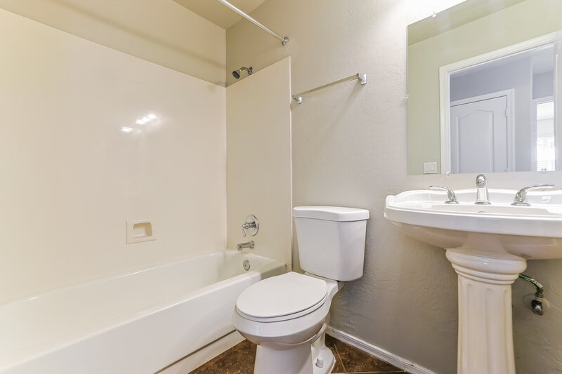 2,370/Mo, 91 N Soho Pl Chandler, AZ 85225 Bathroom View