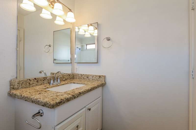 1,715/Mo, 13926 N 150Th Ln Surprise, AZ 85379 Main Bathroom View 2