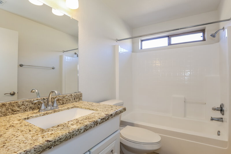 1,715/Mo, 13926 N 150Th Ln Surprise, AZ 85379 Bathroom View