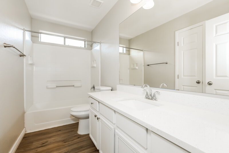 2,125/Mo, 10134 E Caballero St Mesa, AZ 85207 Bathroom View