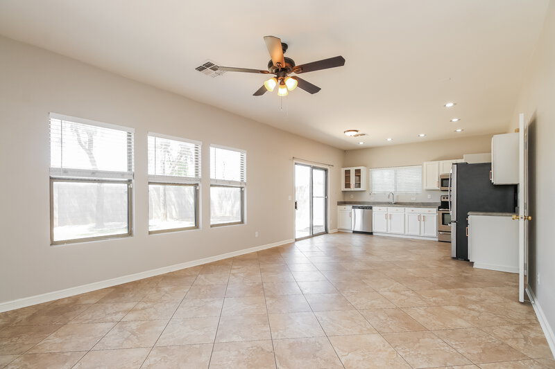 2,265/Mo, 11552 E Flower Cir Mesa, AZ 85208 Living Room View 2