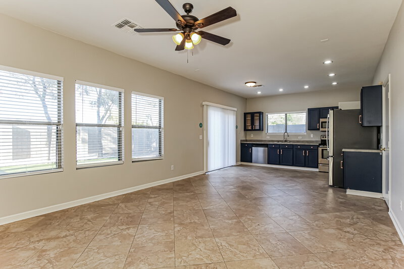 2,430/Mo, 11552 E Flower Cir Mesa, AZ 85208 Living Room View 3