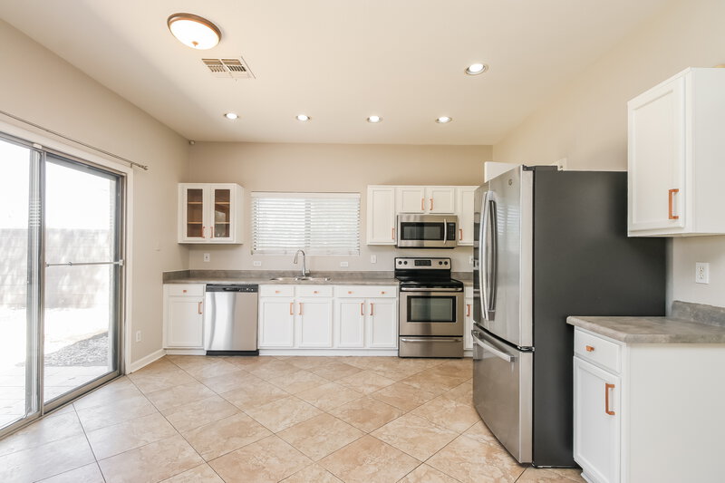 2,265/Mo, 11552 E Flower Cir Mesa, AZ 85208 Kitchen View