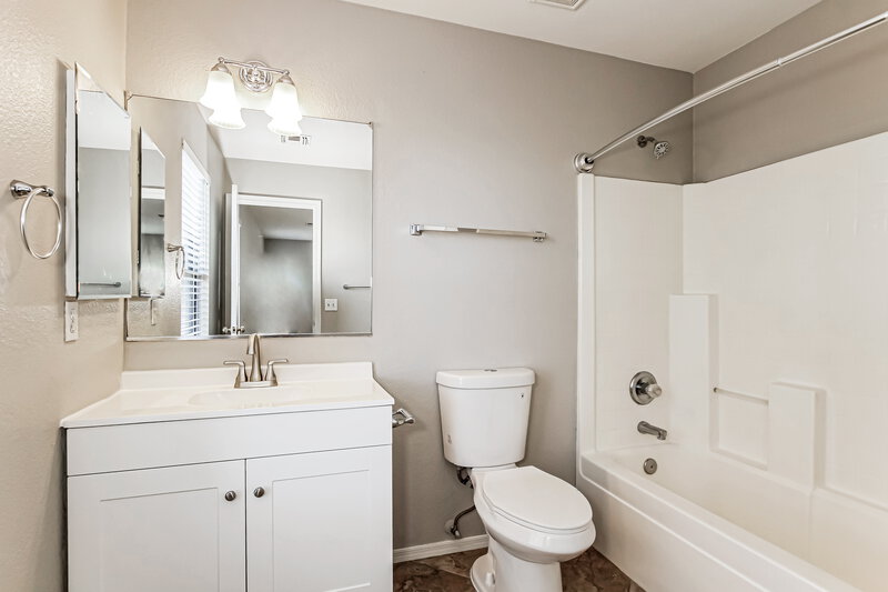 2,430/Mo, 11552 E Flower Cir Mesa, AZ 85208 Main Bathroom View