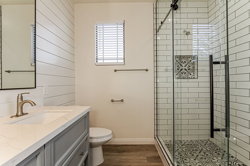 2,545/Mo, 11749 W Planada Ln Sun City, AZ 85373 Main Bathroom View