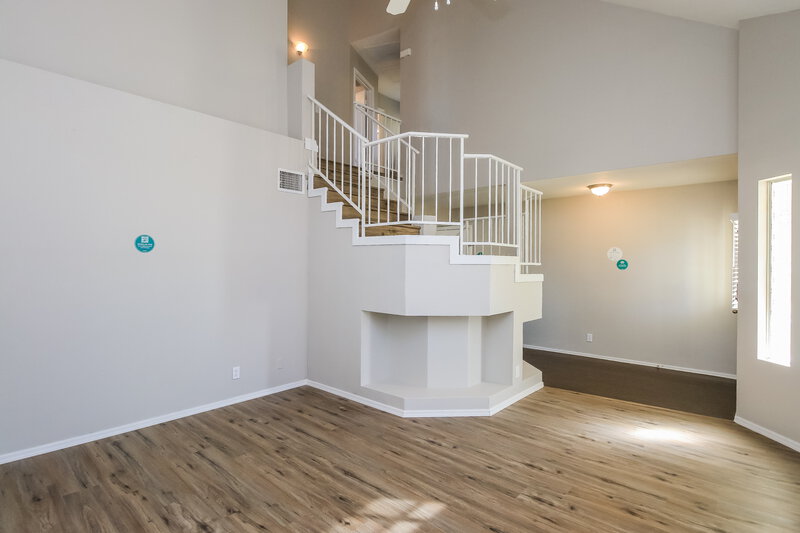 2,295/Mo, 441 S Maple Unit 134 Mesa, AZ 85206 Family Room View 2